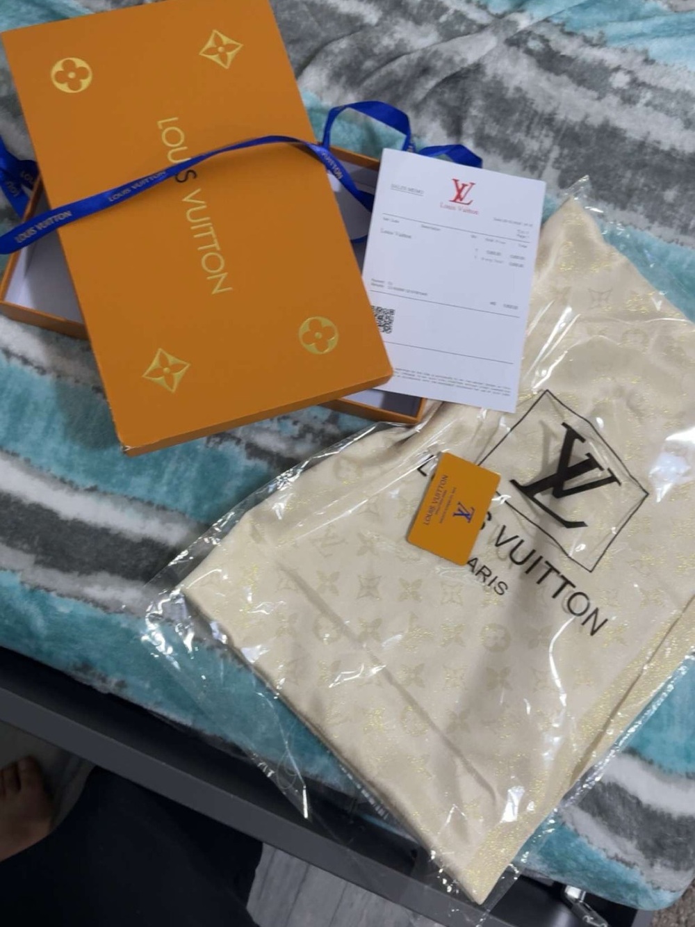 Louis Vuitton Orange Box with Cream scars